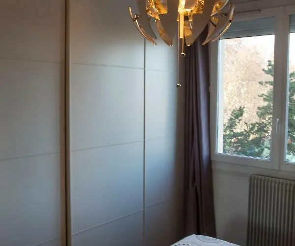 Malya & Parking Prive Apartment *